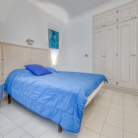 In With Private Pool & Sea Views Appartement