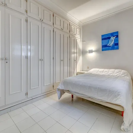 In With Private Pool & Sea Views *
