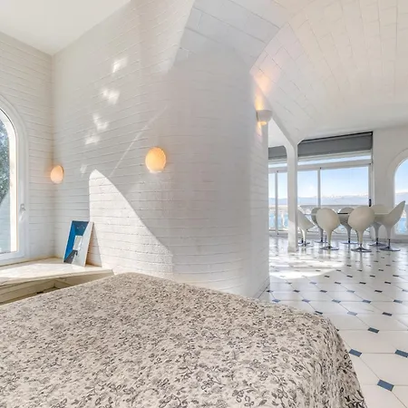 In With Private Pool & Sea Views Appartement Roses