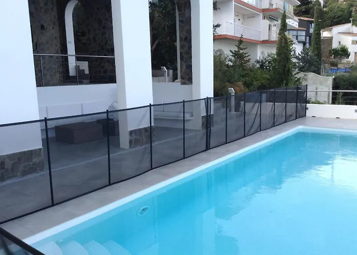 Lejlighed In With Private Pool & Sea Views Roses