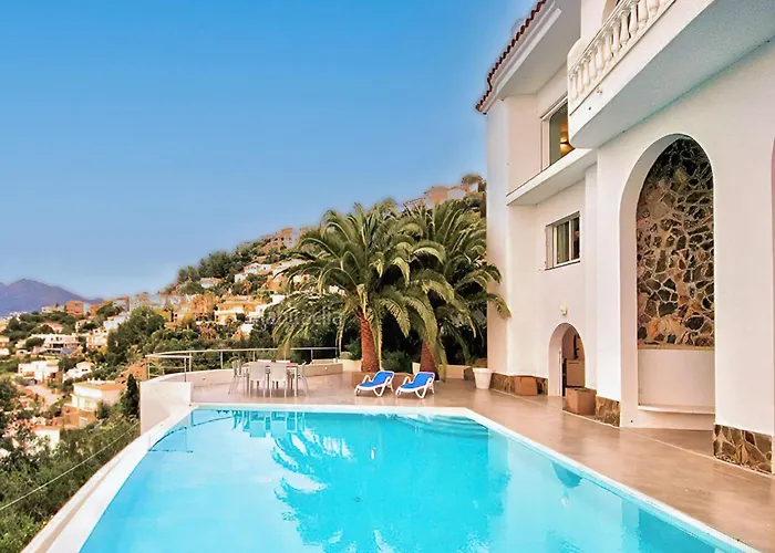 In With Private Pool & Sea Views * Roses