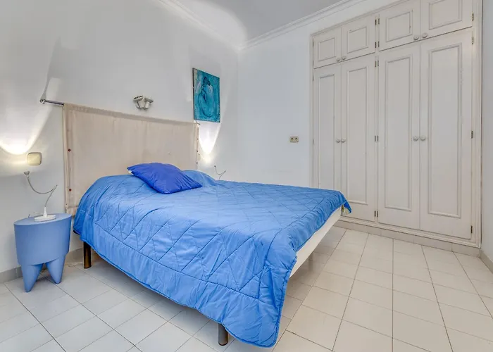 In With Private Pool & Sea Views Lejlighed
