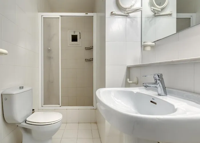 Lejlighed In With Private Pool & Sea Views Roses