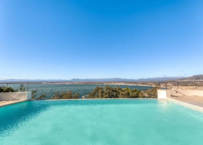 In With Private Pool & Sea Views * Roses