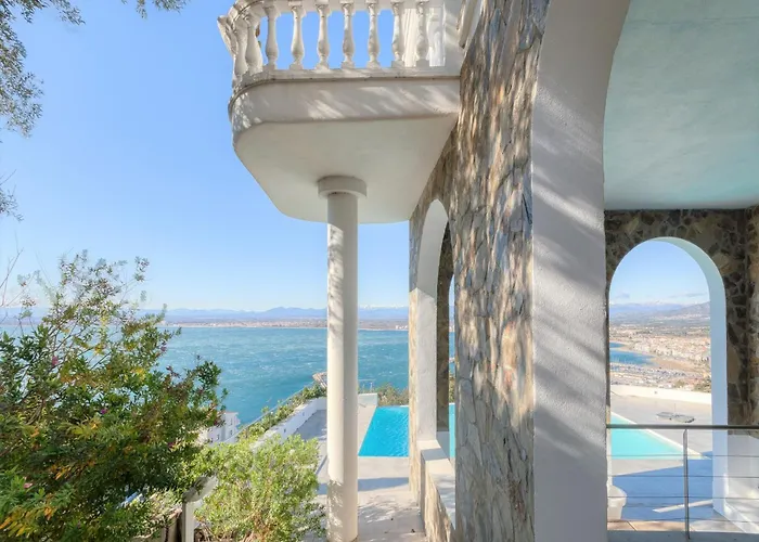 In With Private Pool & Sea Views Lejlighed