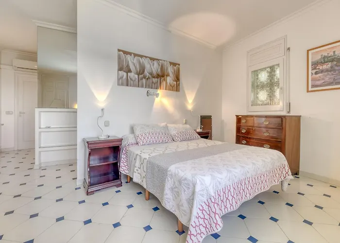 Lejlighed In With Private Pool & Sea Views Roses
