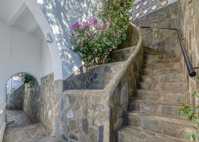 In With Private Pool & Sea Views Roses