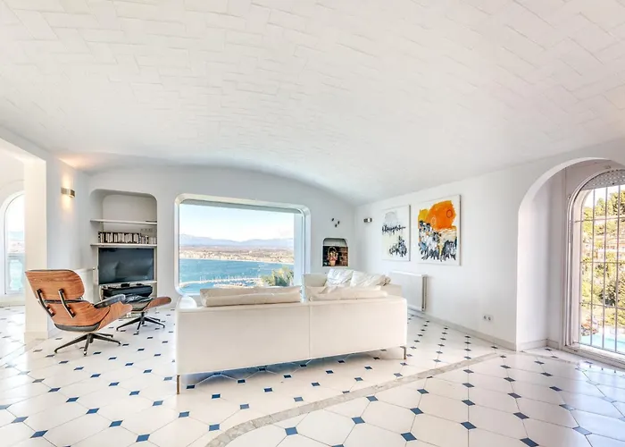 In With Private Pool & Sea Views * Roses