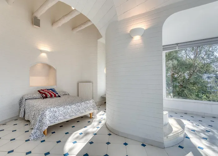 In With Private Pool & Sea Views Roses
