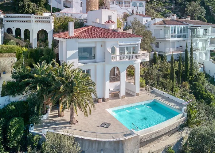 Lejlighed In With Private Pool & Sea Views *